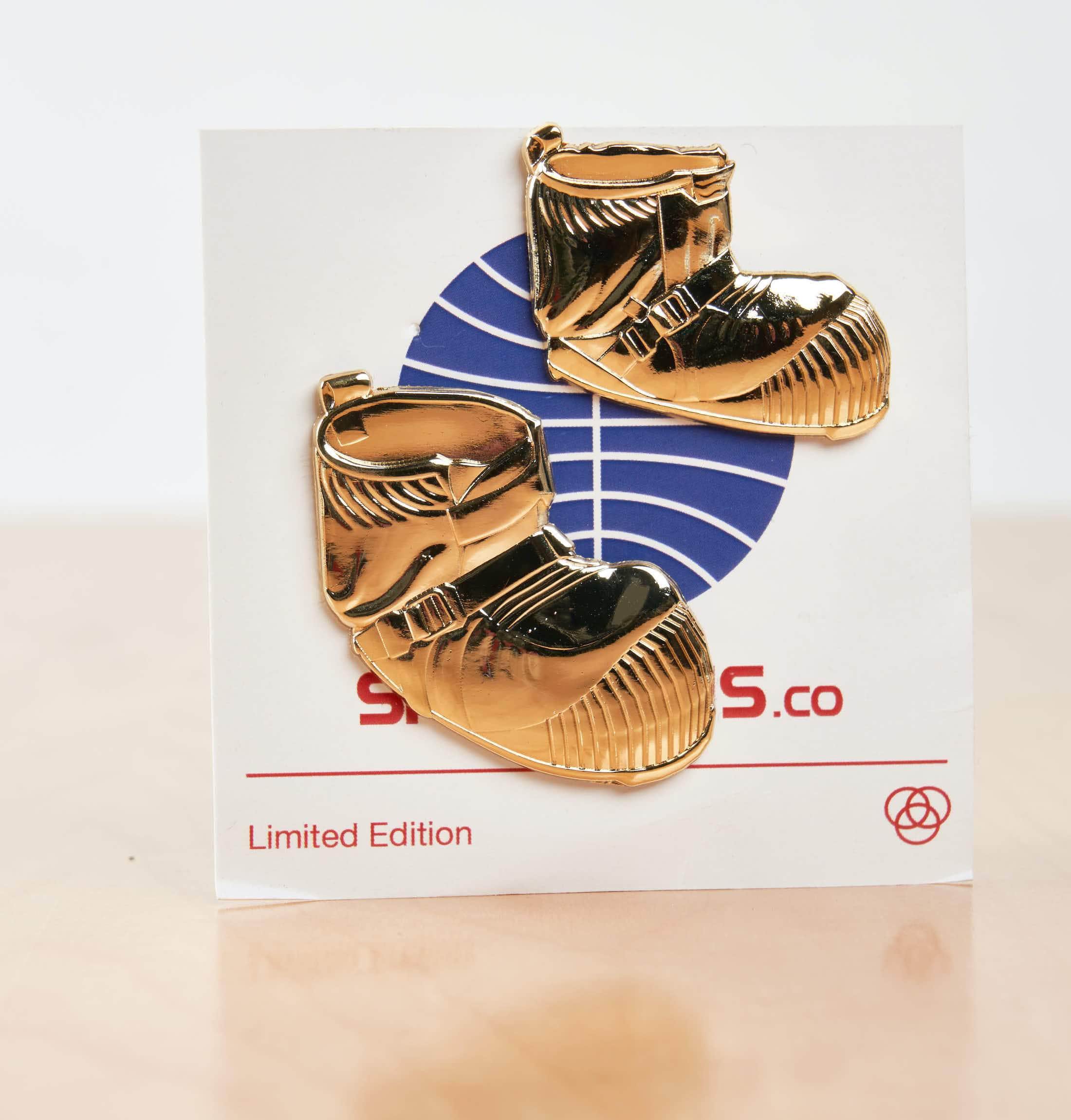 Astronaut Boots 3D Pin Gold - 2 Pin Set - Image 3