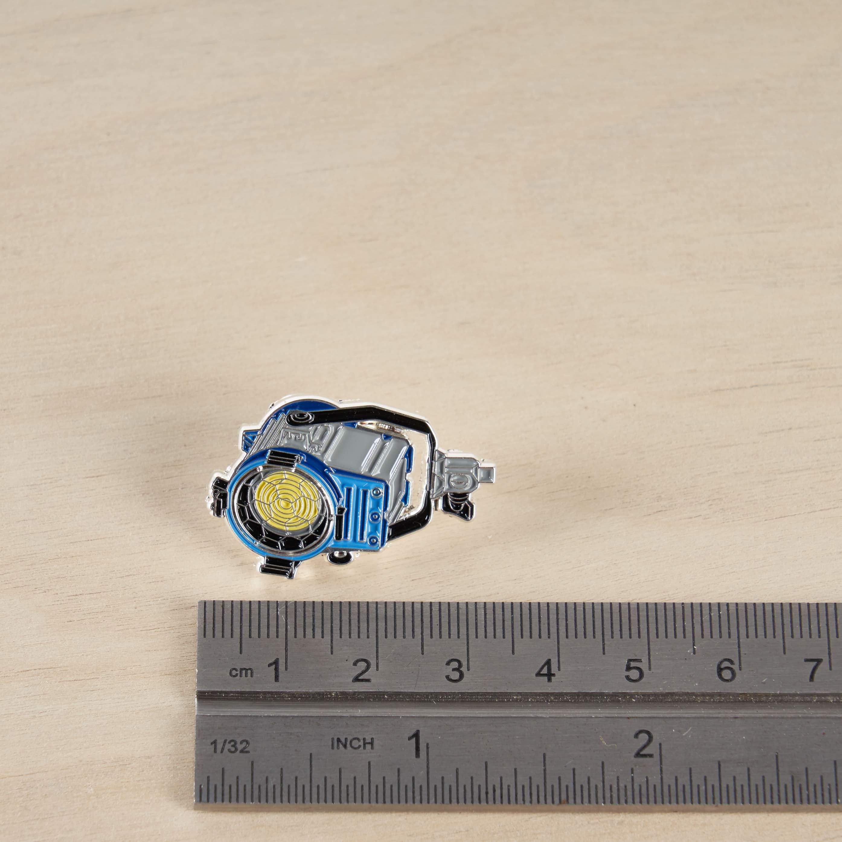 Cinema Light Pin - Yellow Bulb Variant - Image 4
