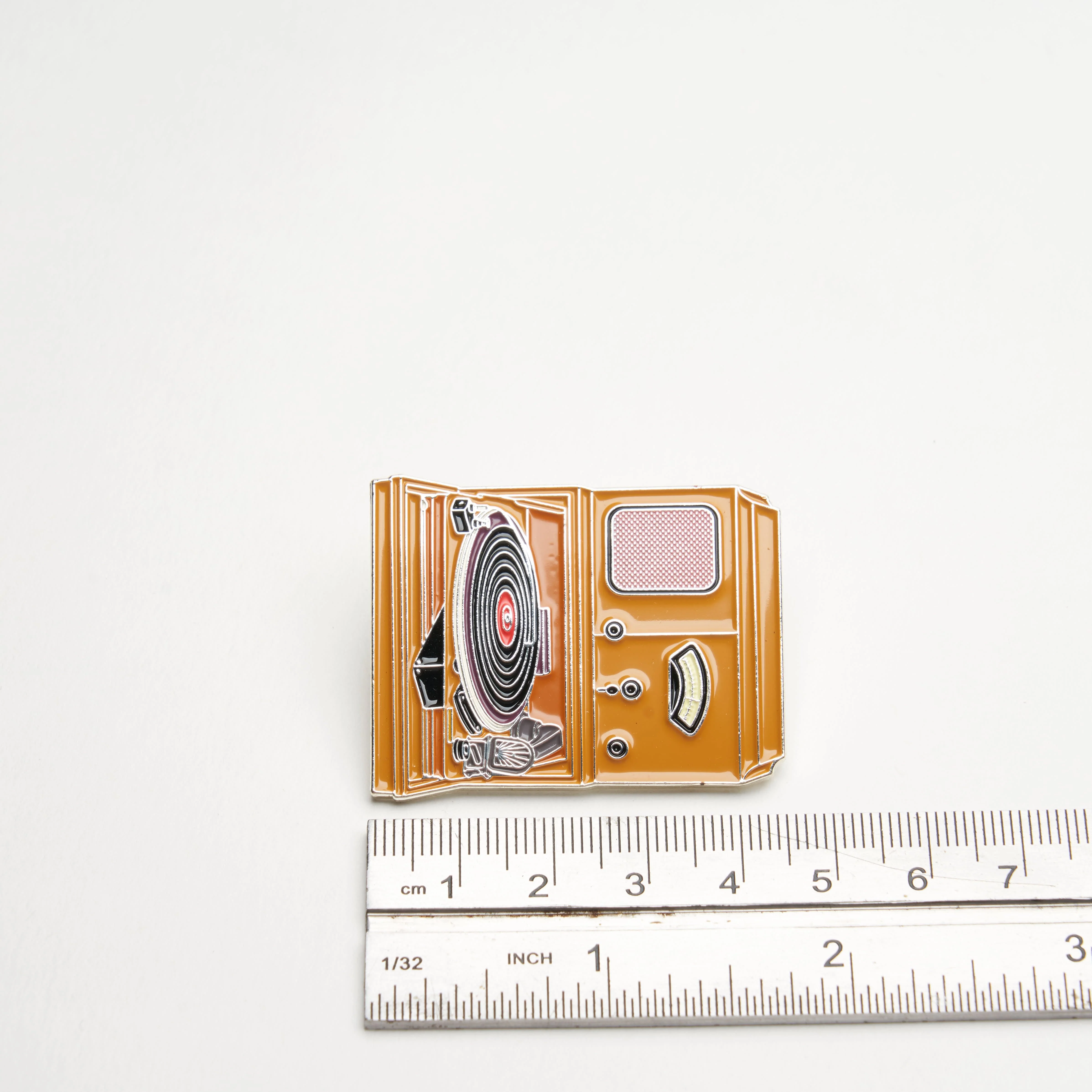 Retro Wooden Record Player Pin - Image 4