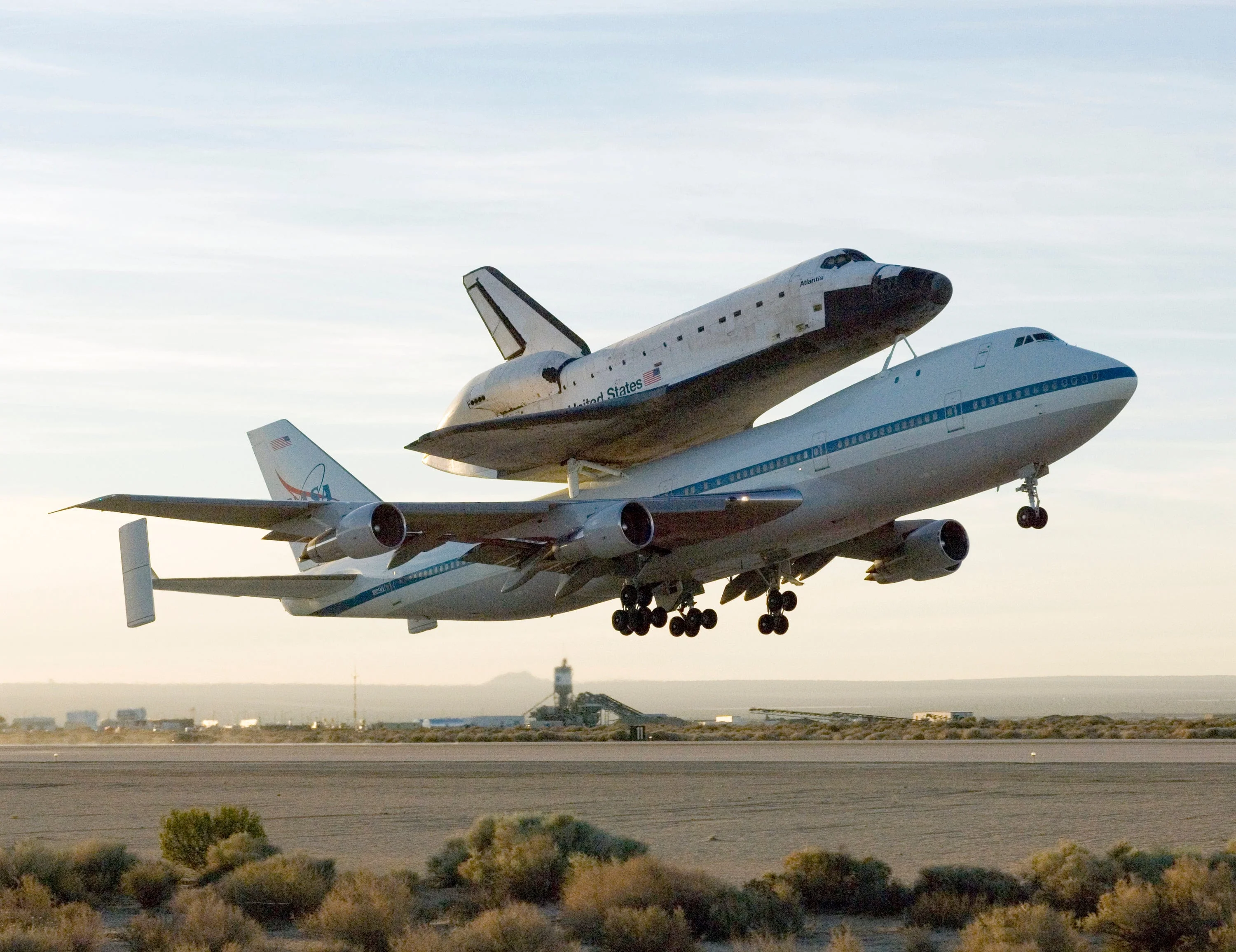 Space Shuttle riding atop a 747 Jumbo Jet Pin - Image 2