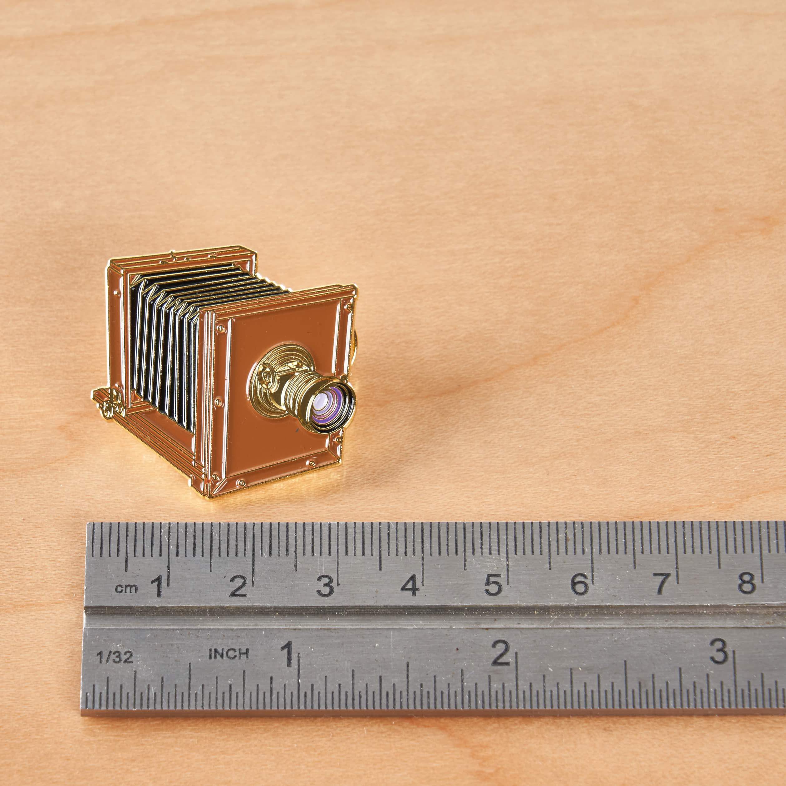 Very Old Wooden Large Format Camera Pin - Image 4